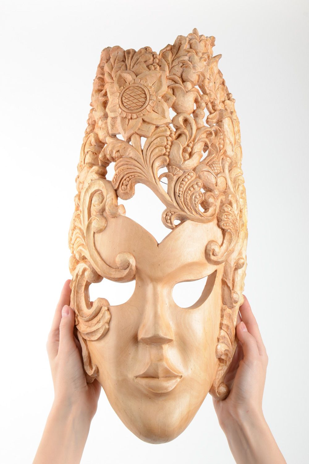 Máscara de madera tallada artesanal para pared foto 5