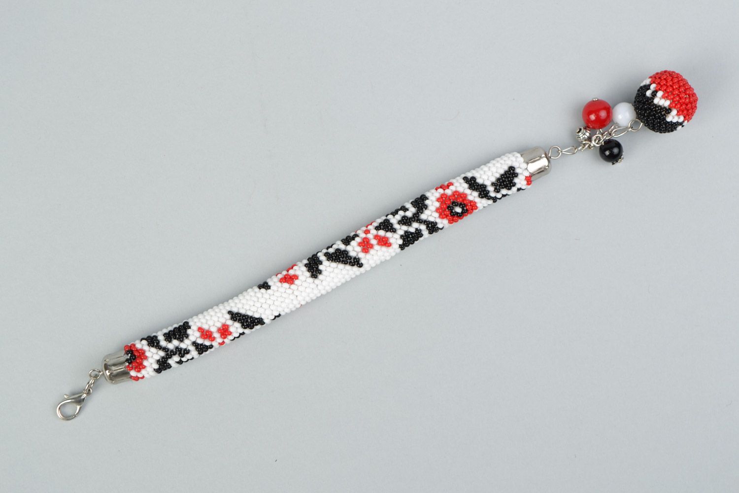Bracelet crocheté en perles de rocaille motif floral ethnique fait main photo 4
