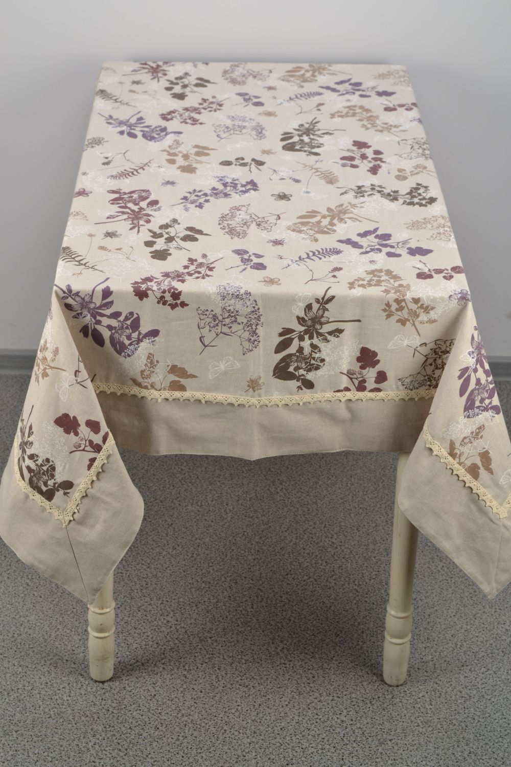 Handmade rectangular cotton and polyamide tablecloth with lace photo 3