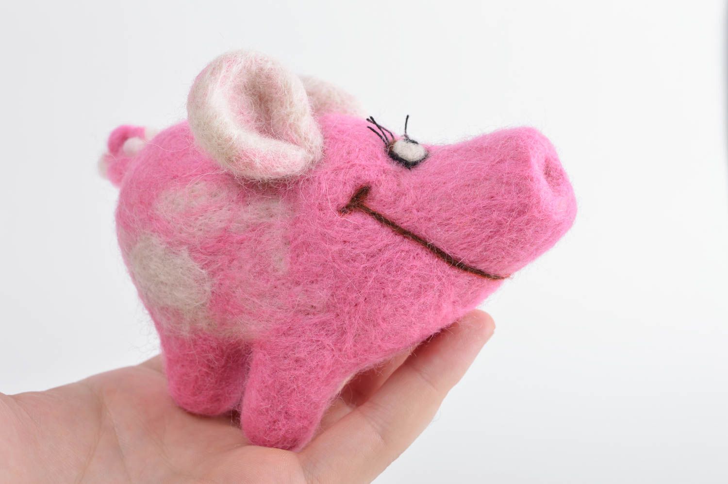 Gefilzte Figur handgefertigt Schwein Spielzeug originelles Geschenk in Rosa foto 5