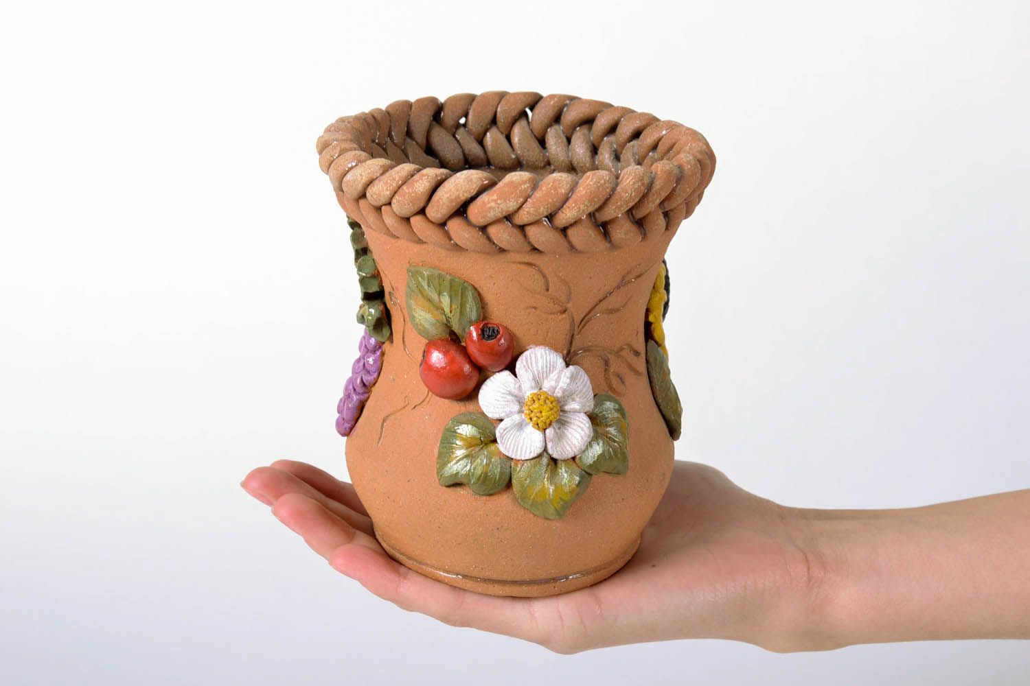 Vaso de cerâmica para decoração feito de barro e pintado com tintas acrílicas foto 5