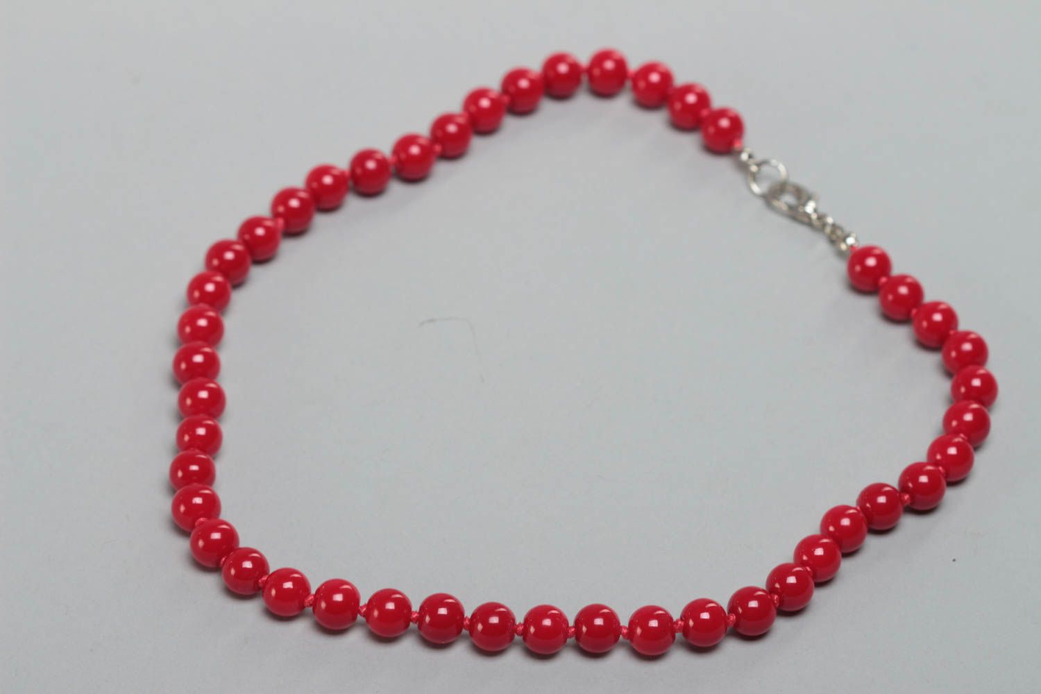 Handmade children's red glass bead necklace of average size designer jewelry photo 2