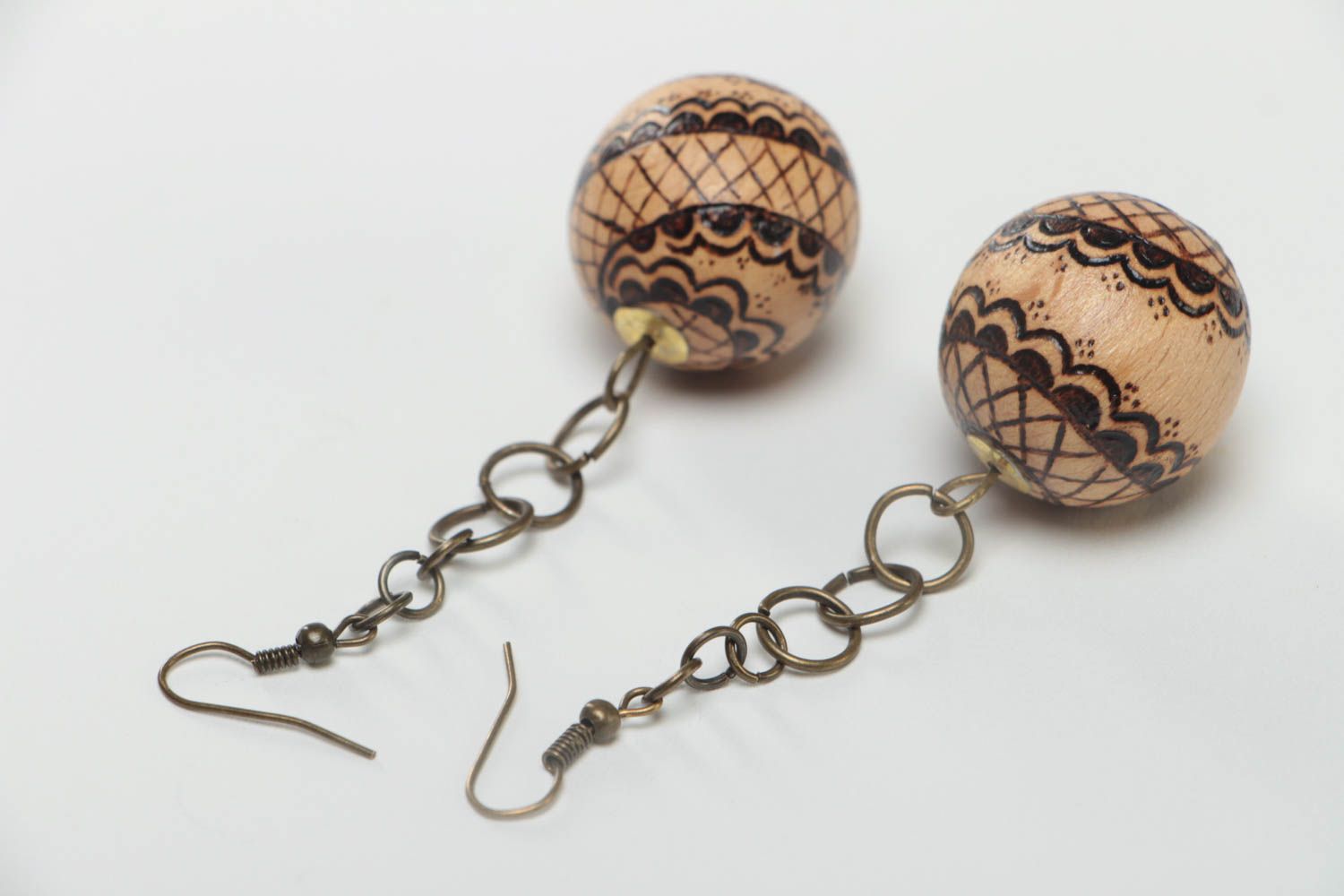 Boucles d'oreilles bois Bijou fait main perles boules Accessoire femme photo 4