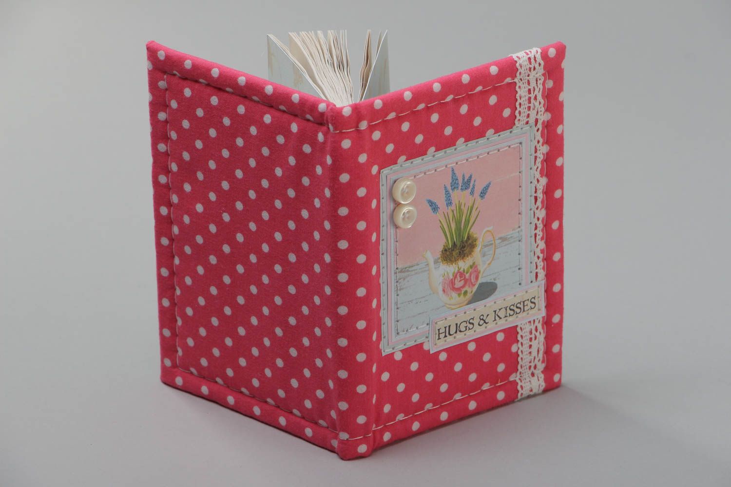 Handgemachtes Notizbuch mit Decke uns Spitze rosafarbig in weiße Punkte für Mädchen foto 4