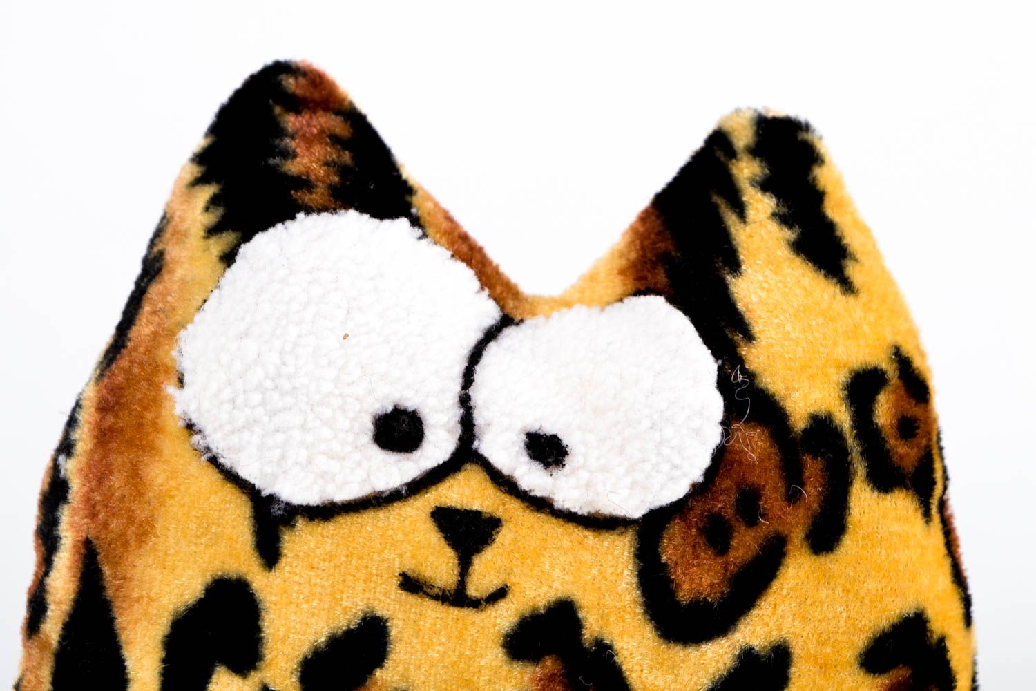 Plüschtier Katze handgeschaffen Spielzeug aus Stoff nett Textil Kuscheltier foto 4
