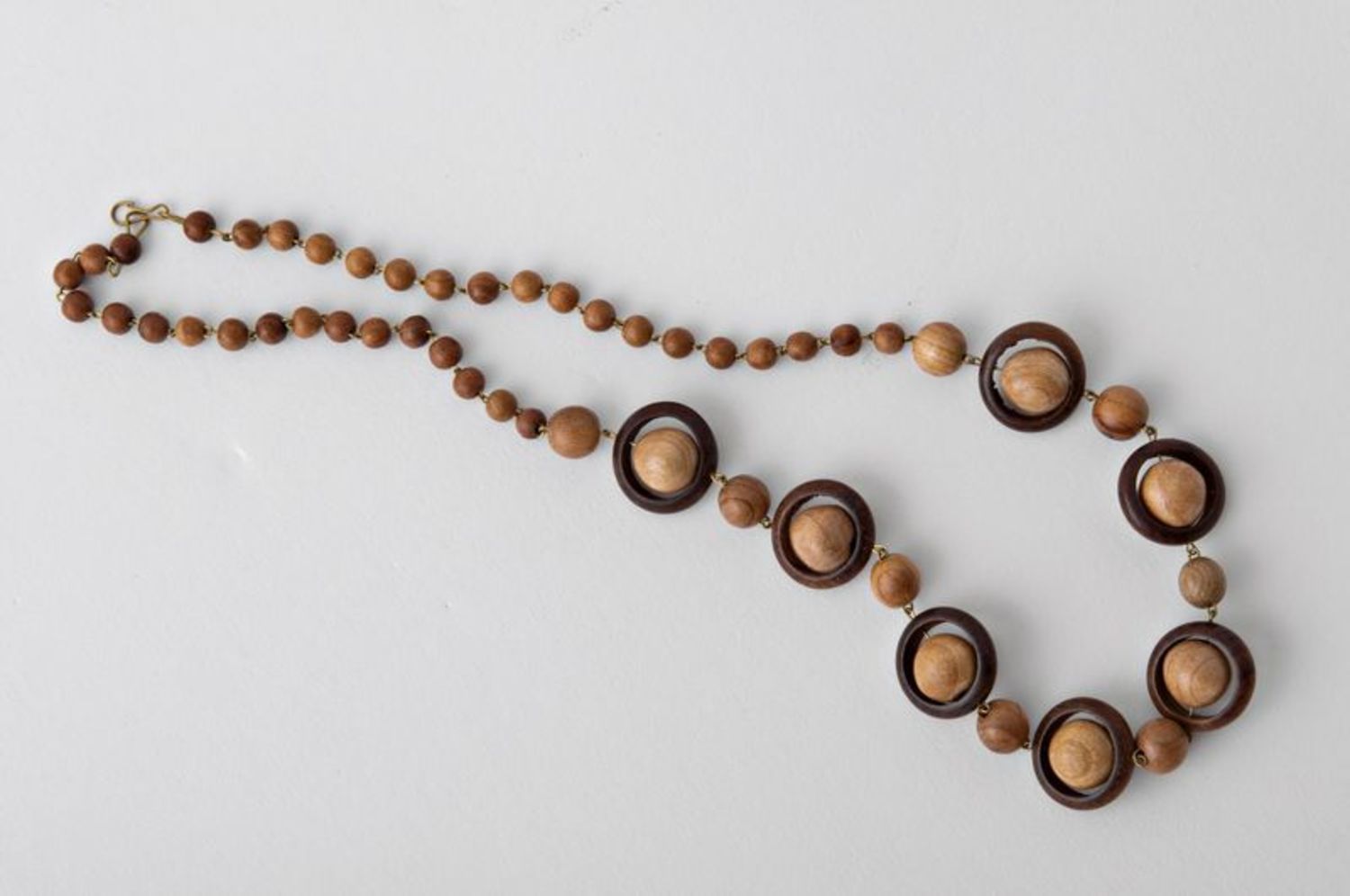 Long wooden beads photo 2