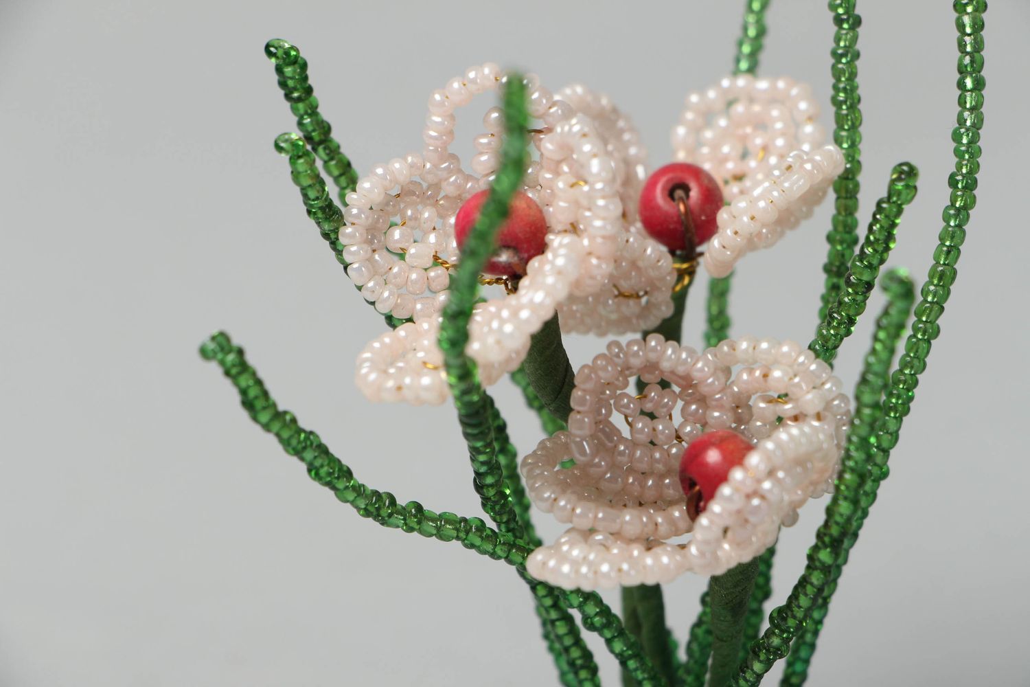 Цветы из бисера ручное плетение фото 3