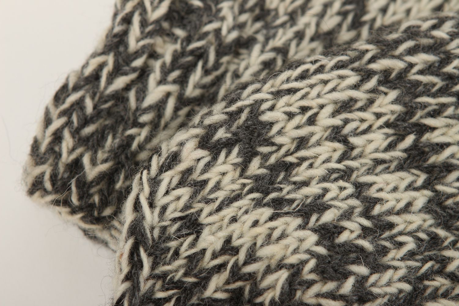 Handmade graue gestrickte Socken Accessoires für Frauen Damen Wollsocken foto 4