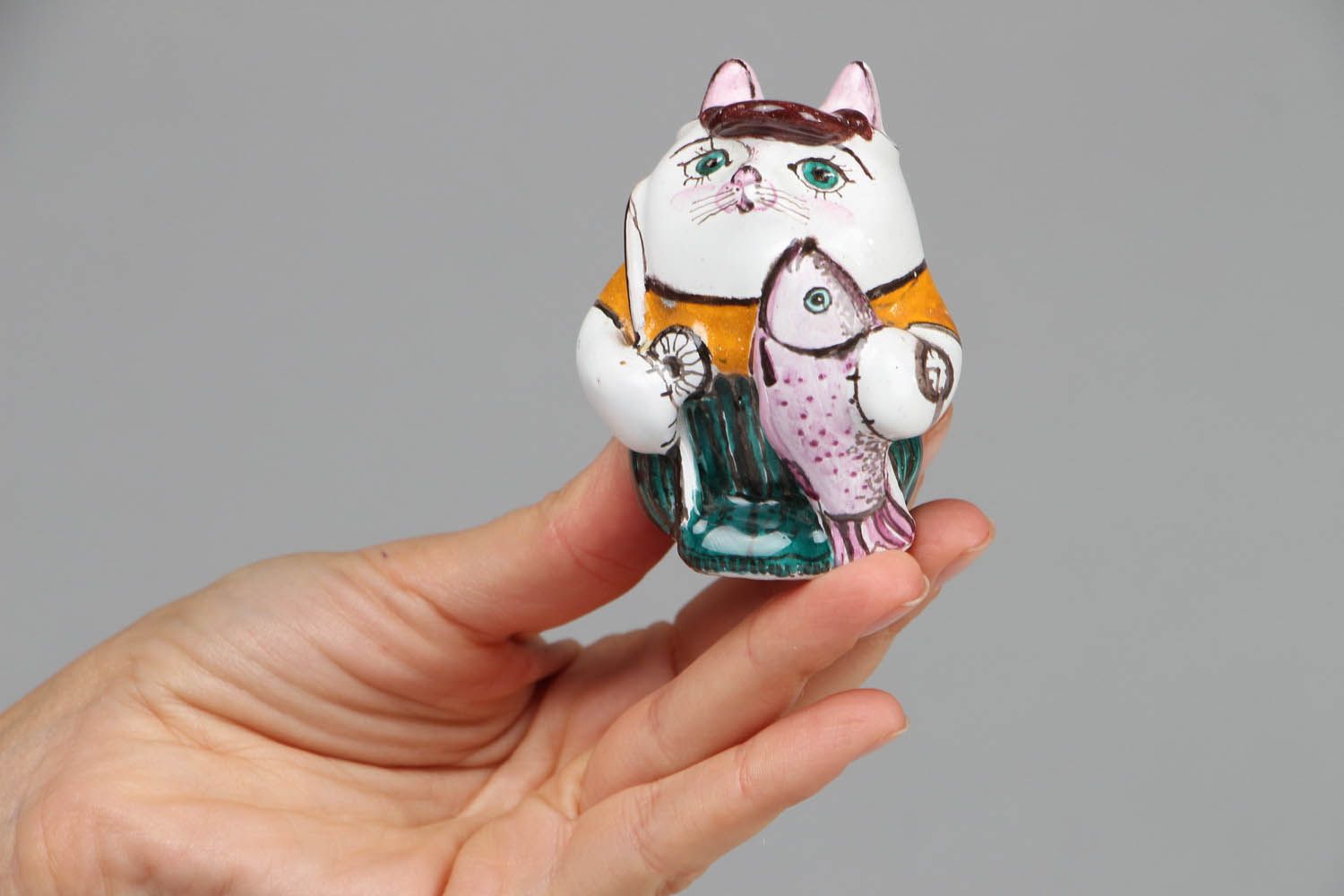 Ceramic figurine Cat with a catch photo 4