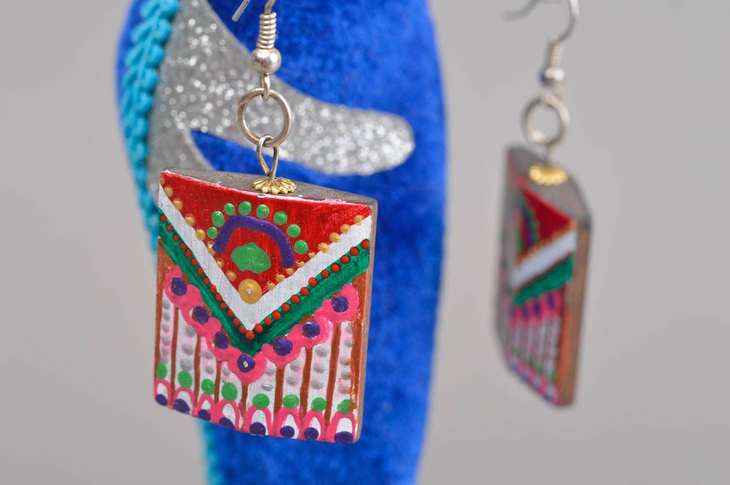 Модные серьги украшение ручной работы индейское украшение из дерева с росписью фото 1