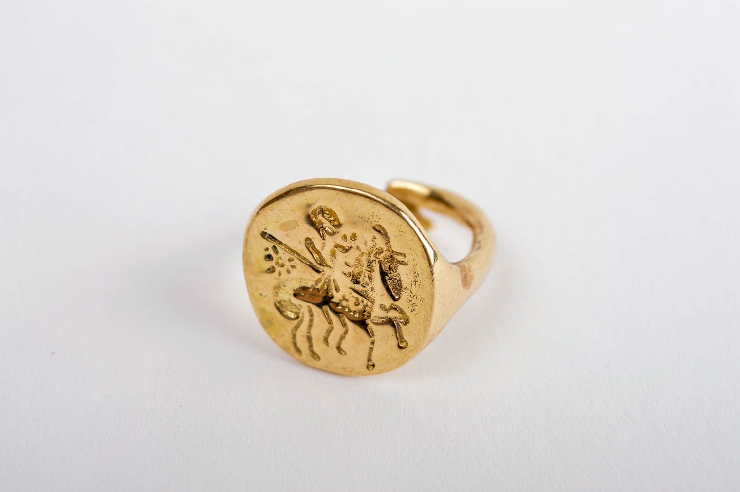 Кольцо из металла кольцо ручной работы оригинальный подарок перстень с тиснением фото 2