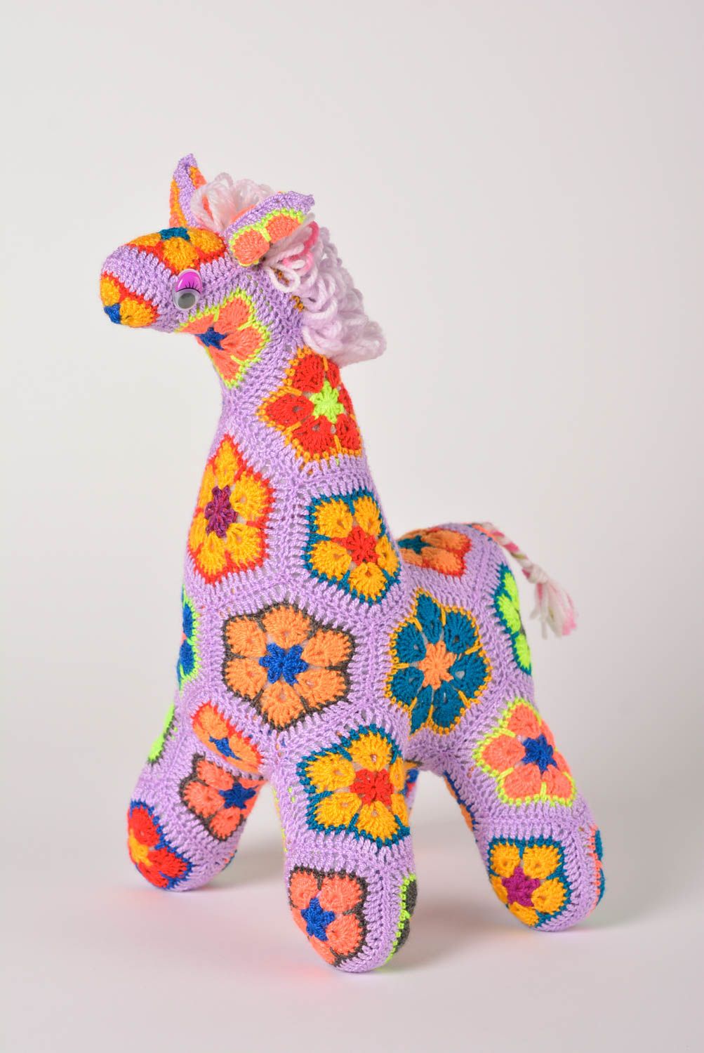 Peluche cheval Jouet fait main rose à fleurs tricoté au crochet Cadeau enfant photo 1