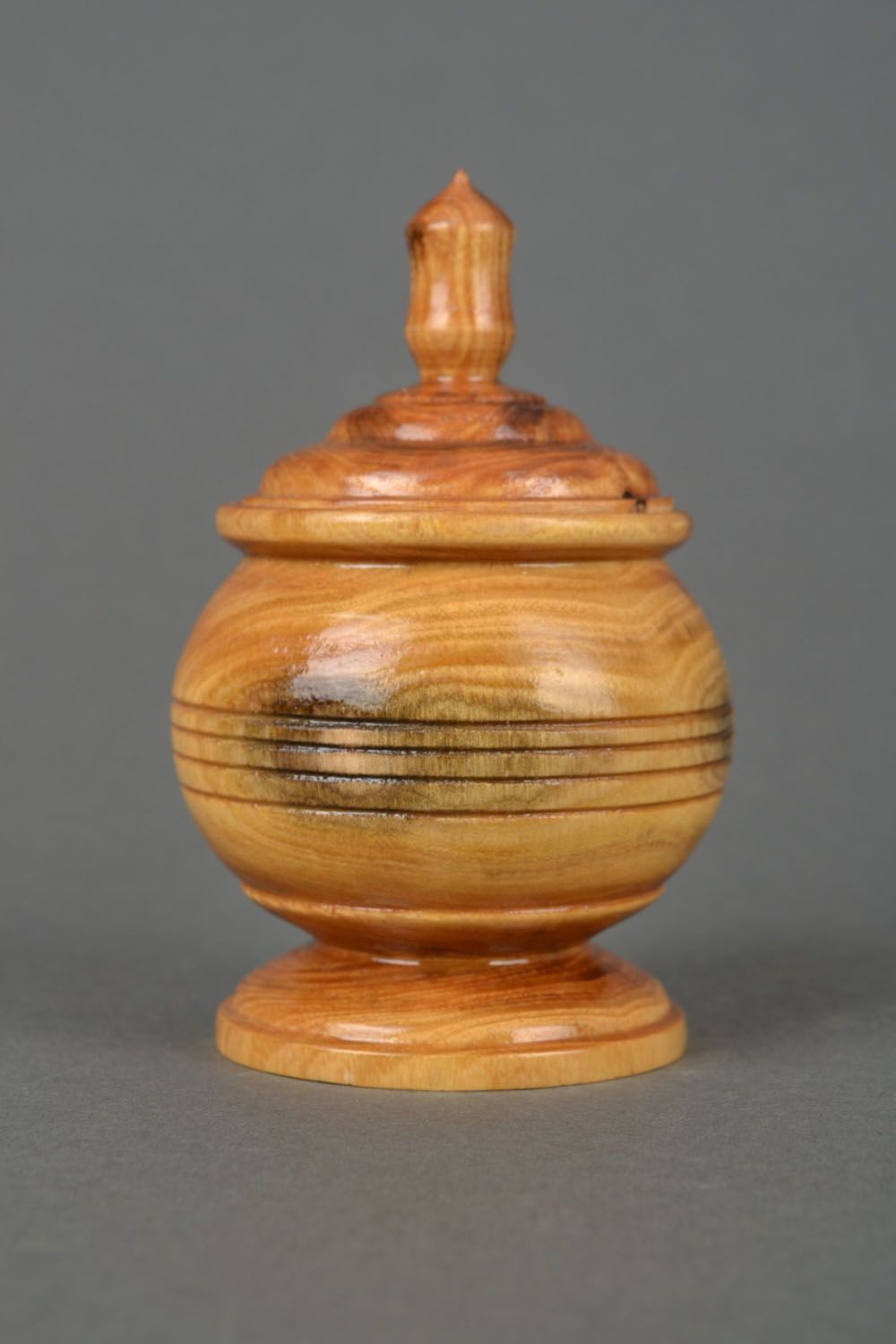 Wooden pot for dry goods photo 3