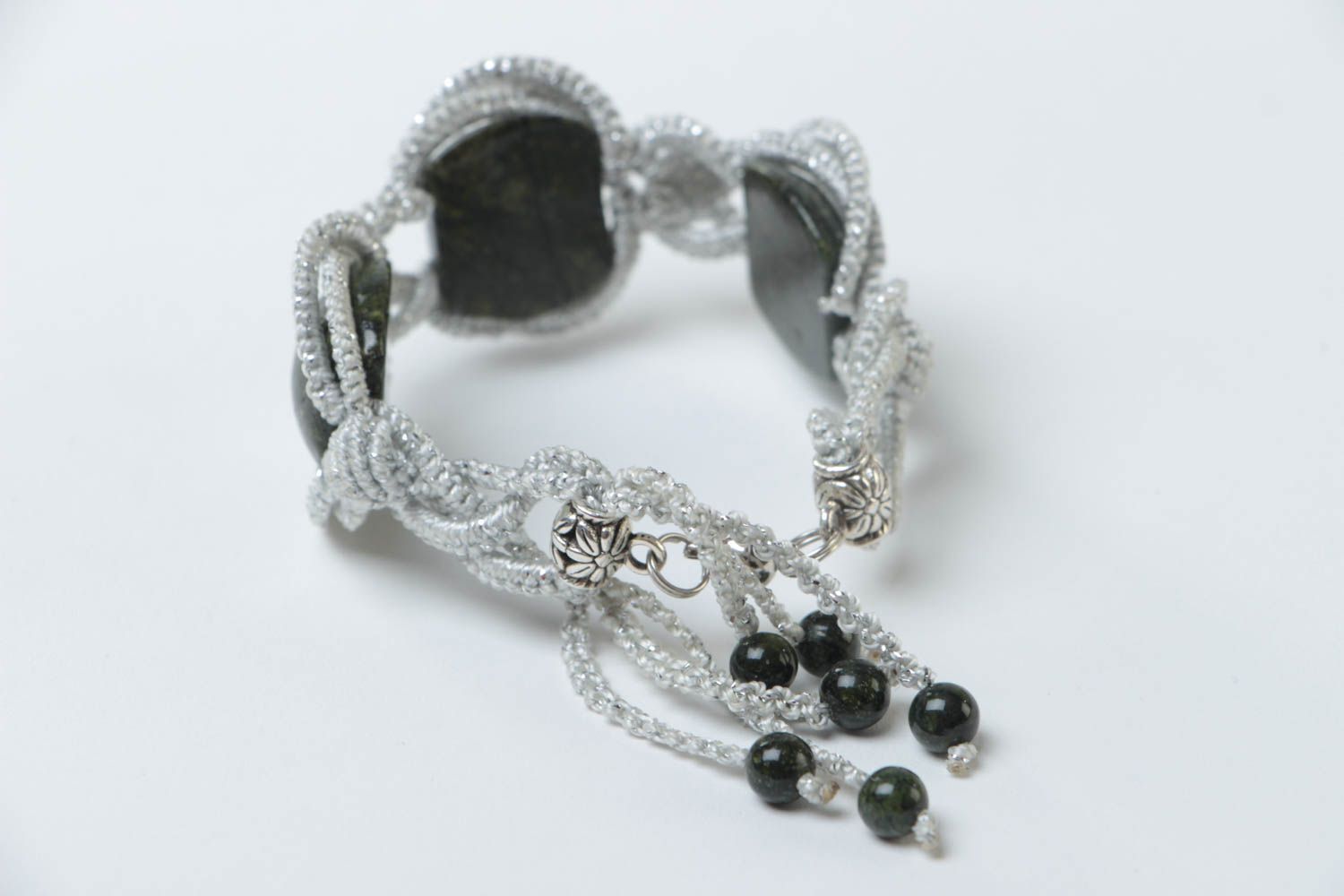 Bracelet gris noir Bijou fait main fils macramé Accessoire femme tendance photo 5