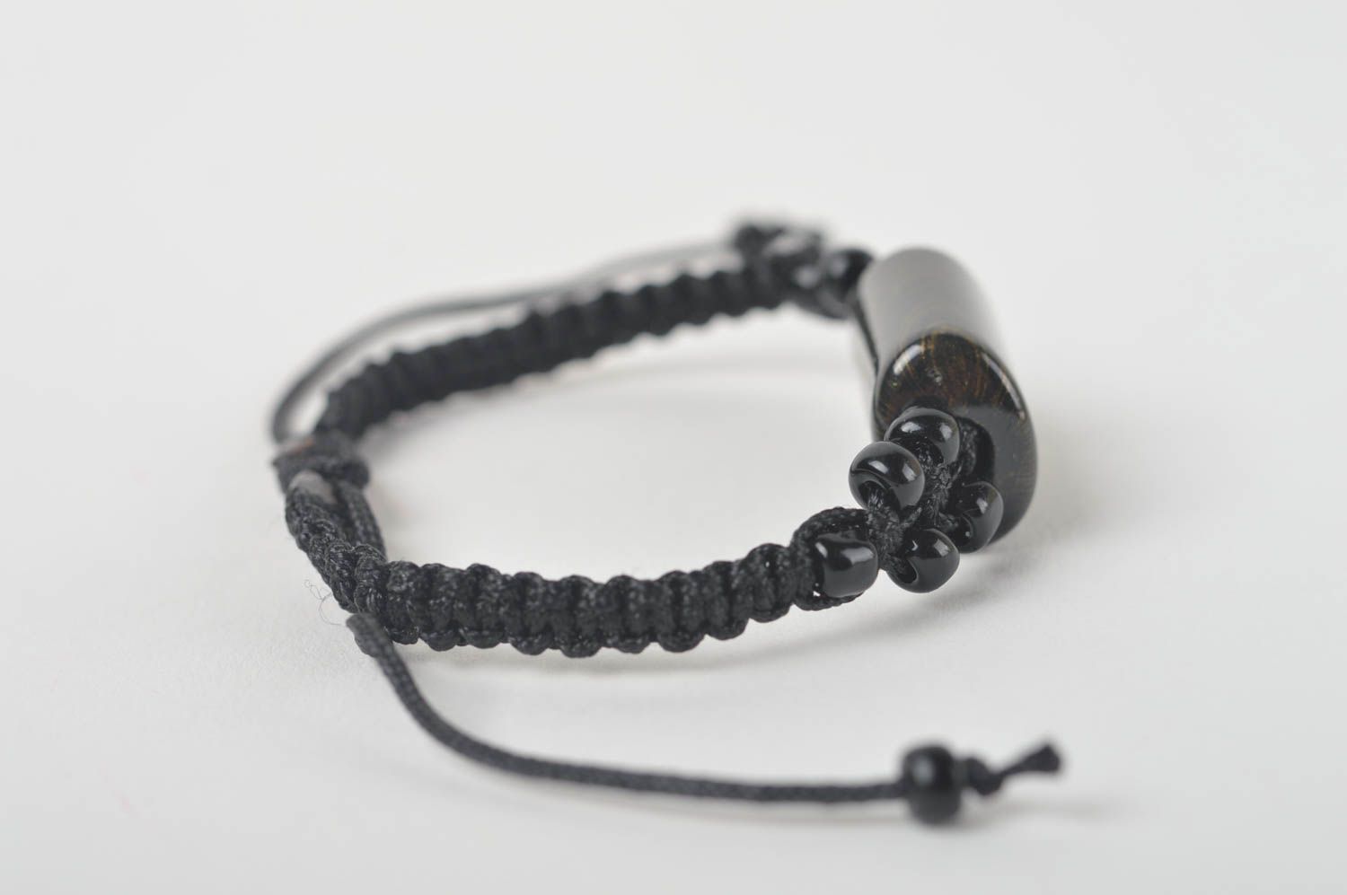Браслет ручной работы браслет из шнурков плетеный браслет черный с бусиной фото 4
