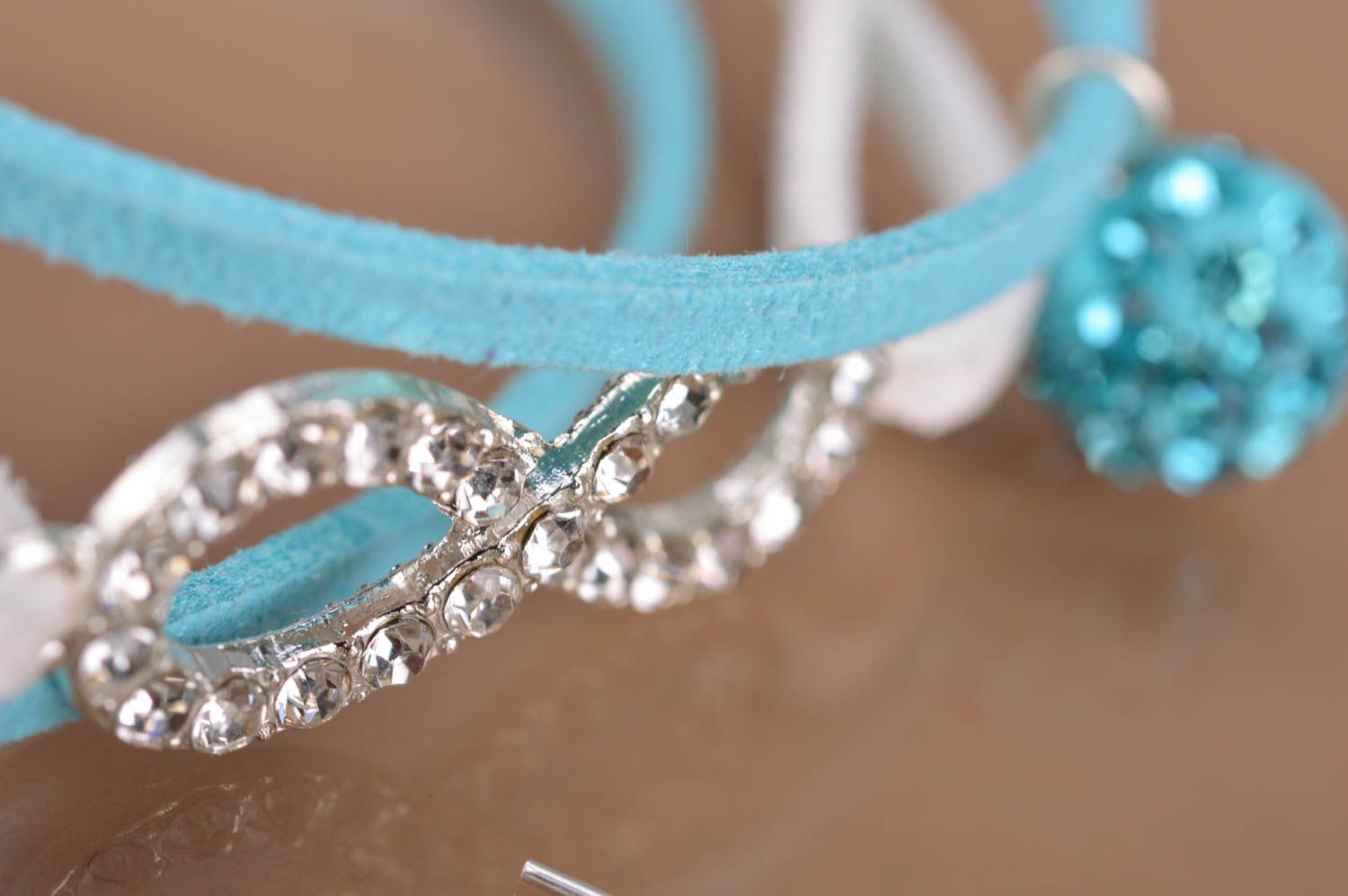 Handmade designer jewelry set beaded earrings 2 pairs and suede cord bracelet photo 4