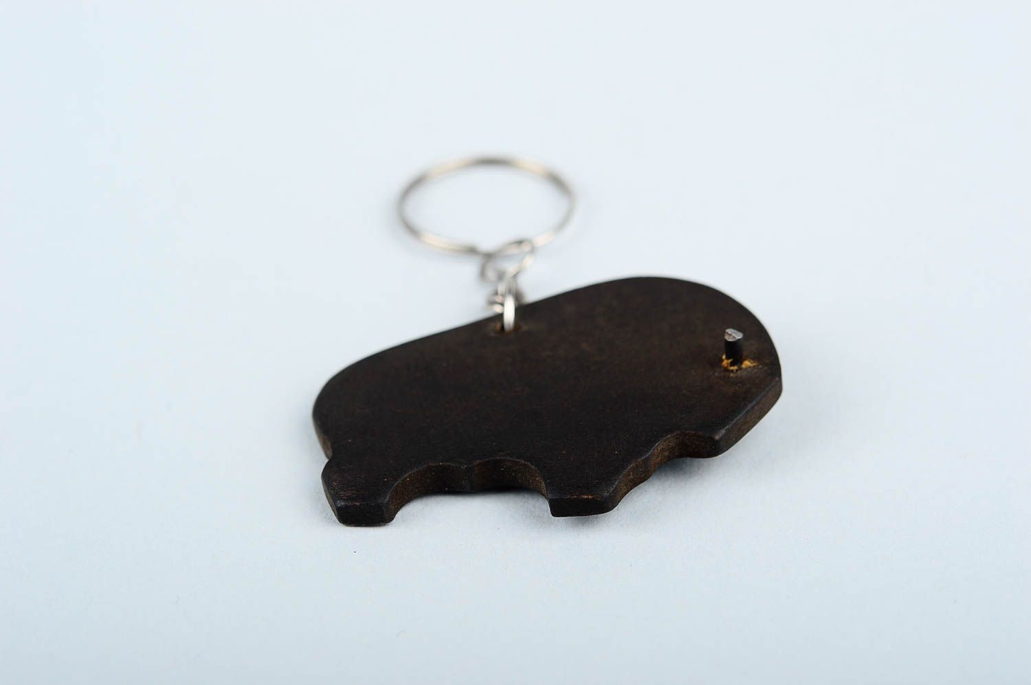 Брелок для ключей сувенир ручной работы брелок из дерева в виде черного быка фото 4