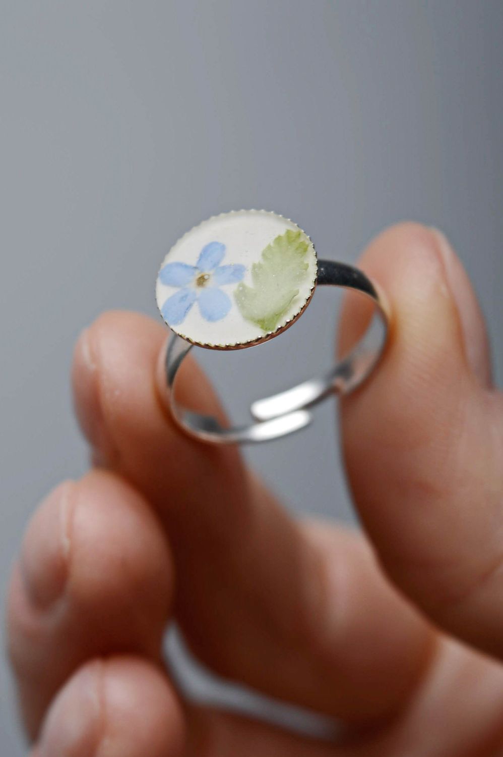 Earrings and ring with natural flowers embedded in epoxy resin photo 5