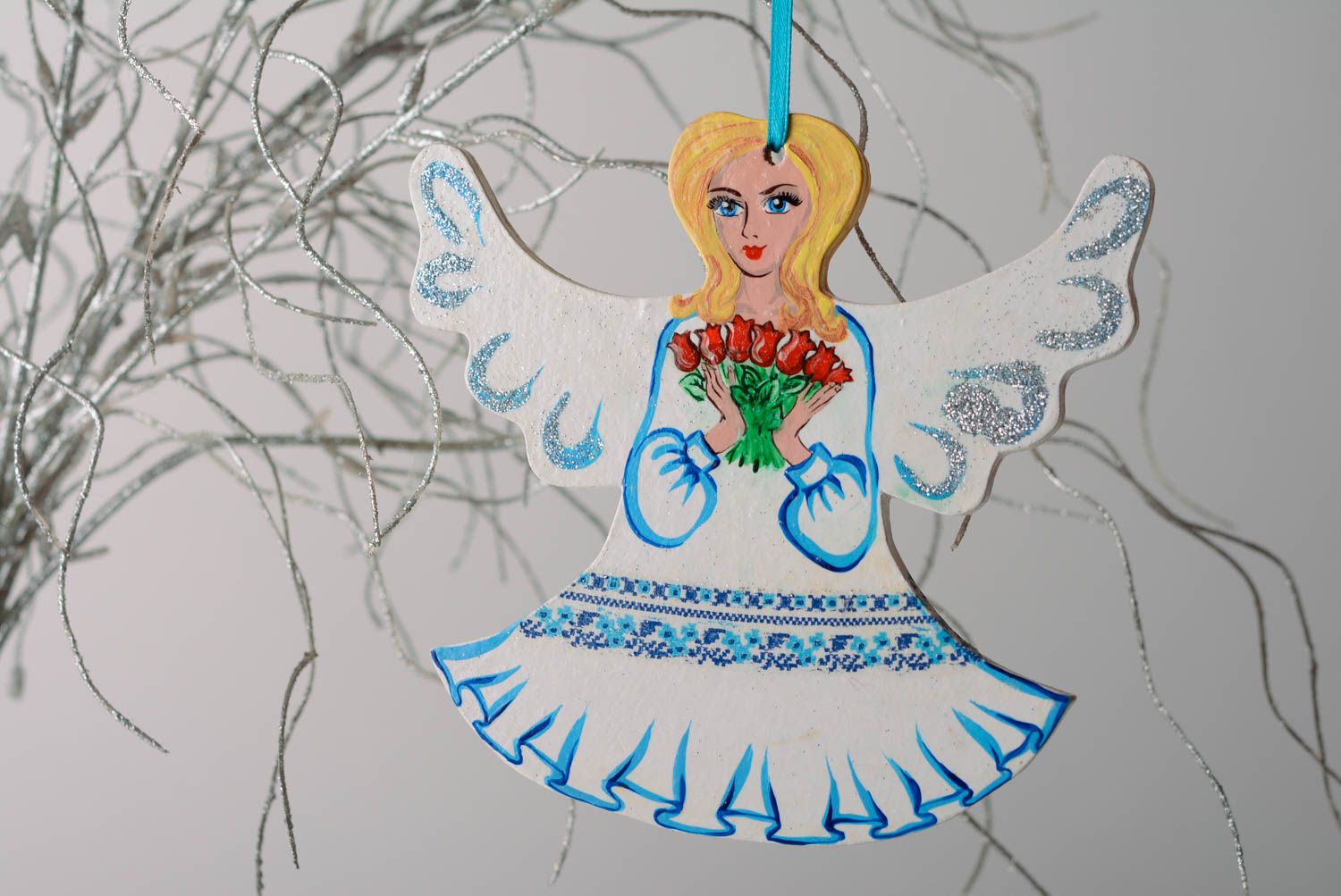 Оригинальная интерьерная подвеска ангел из ДВП в технике декупажа и росписи  фото 1