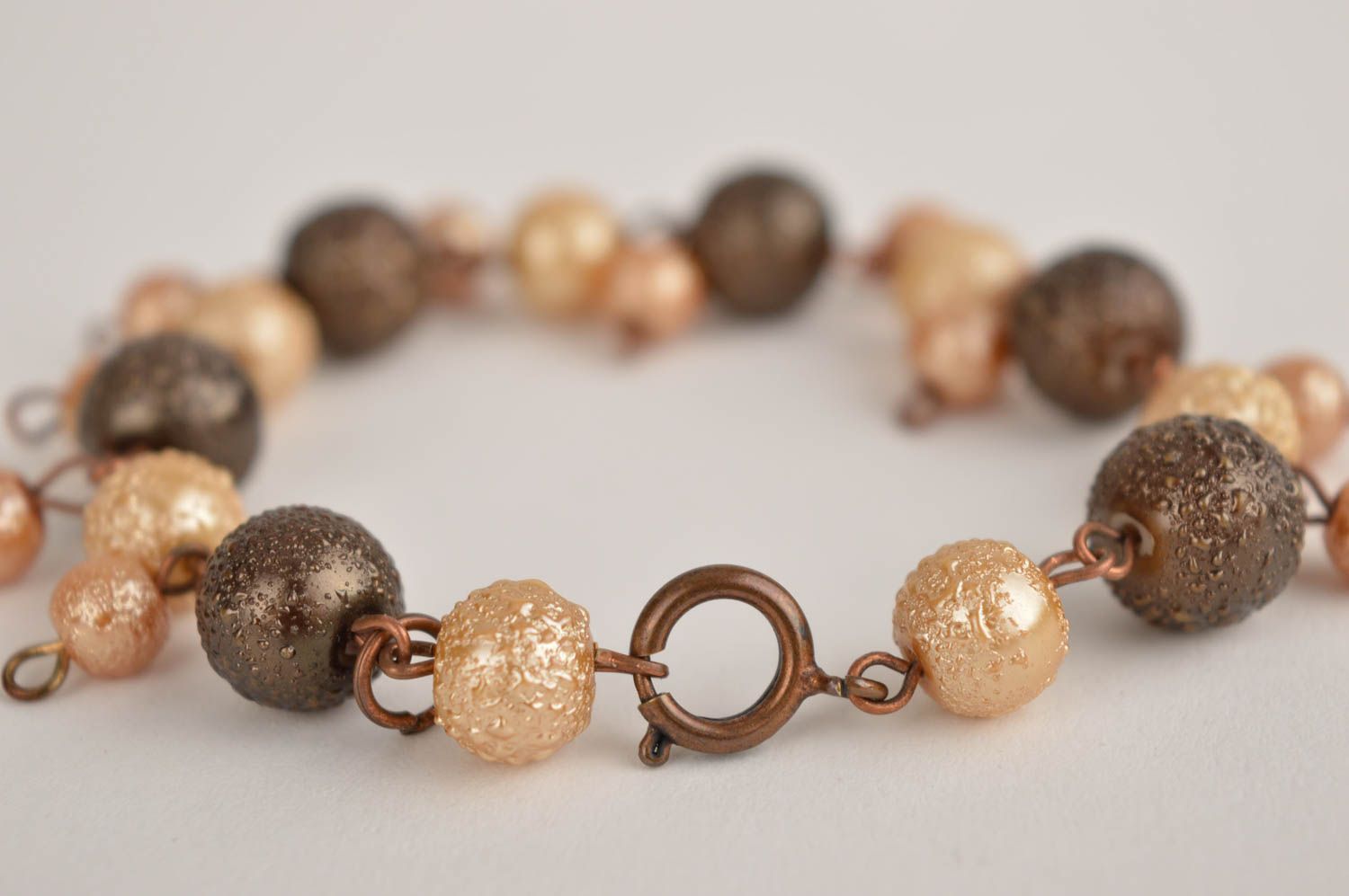 Stylish handmade beaded bracelet with brown and light brown beads on-chain for girls photo 2
