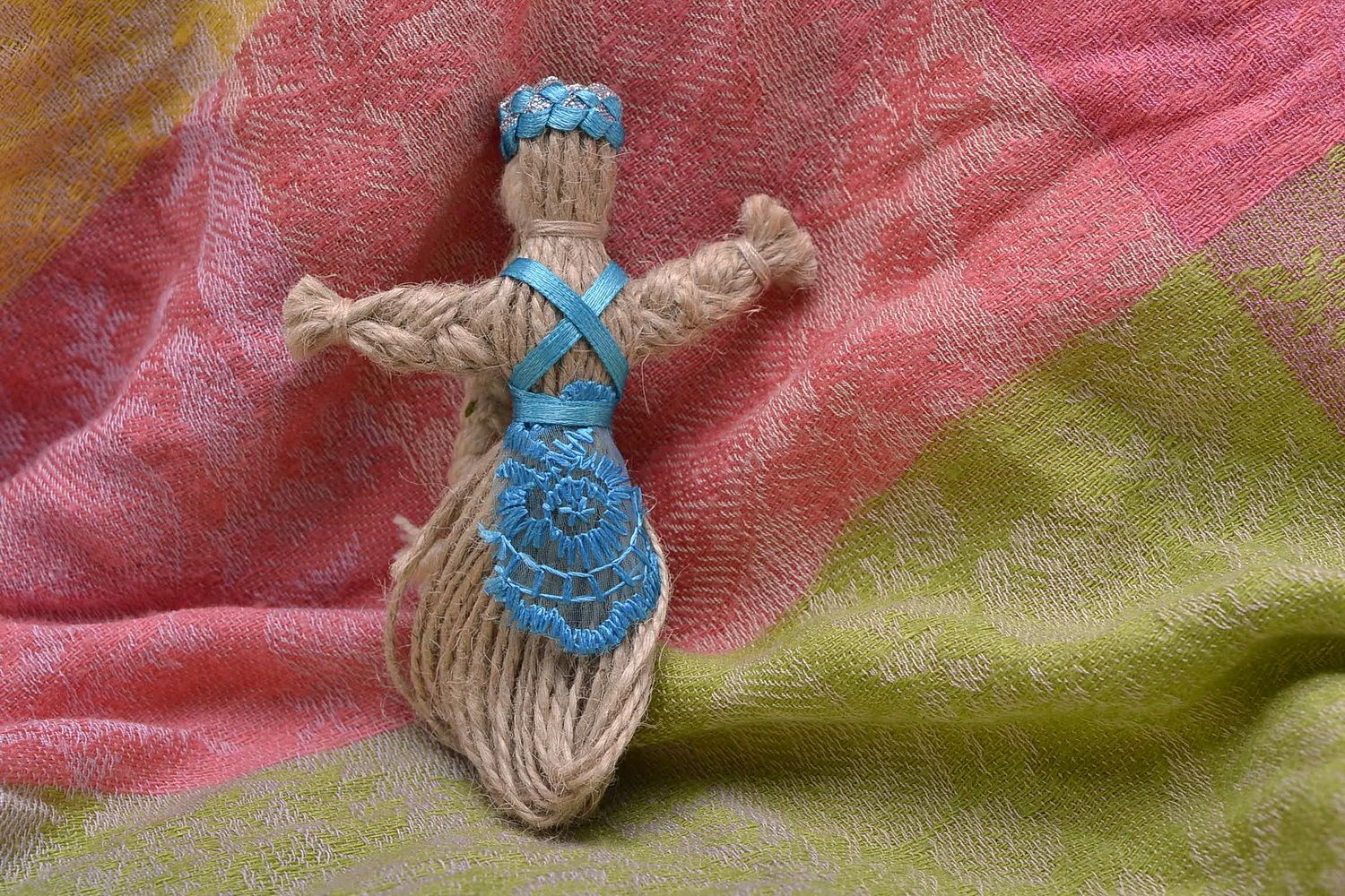 Boneca vesnyanka em um vestido azul foto 5