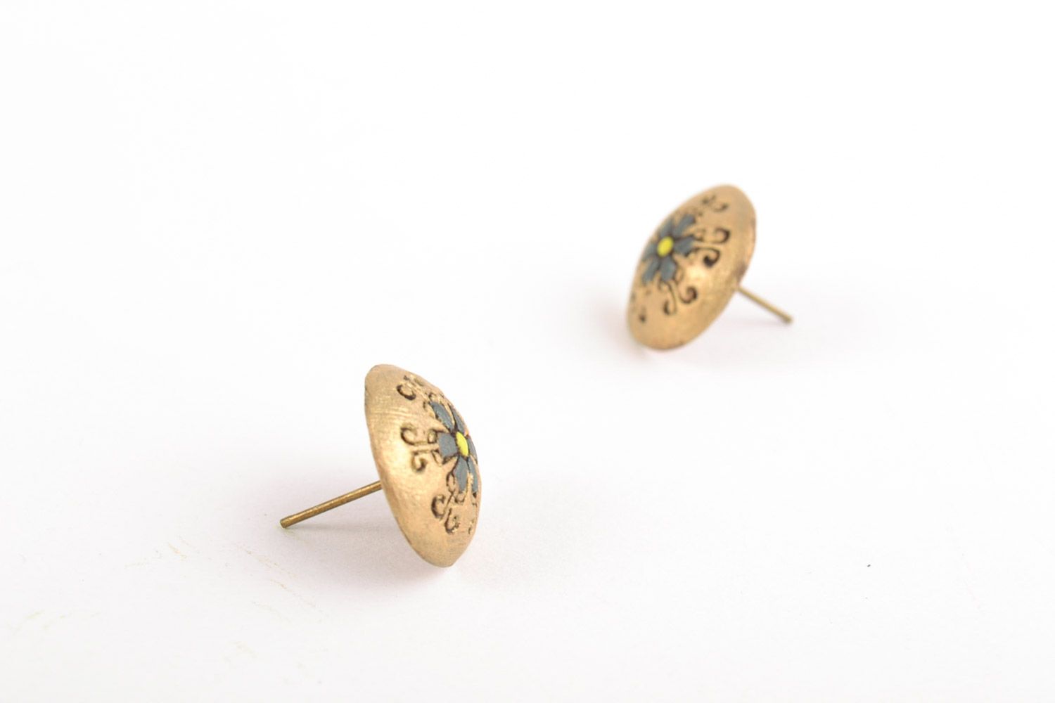Handmade small round ceramic stud earrings with ornaments painted with acrylics photo 4