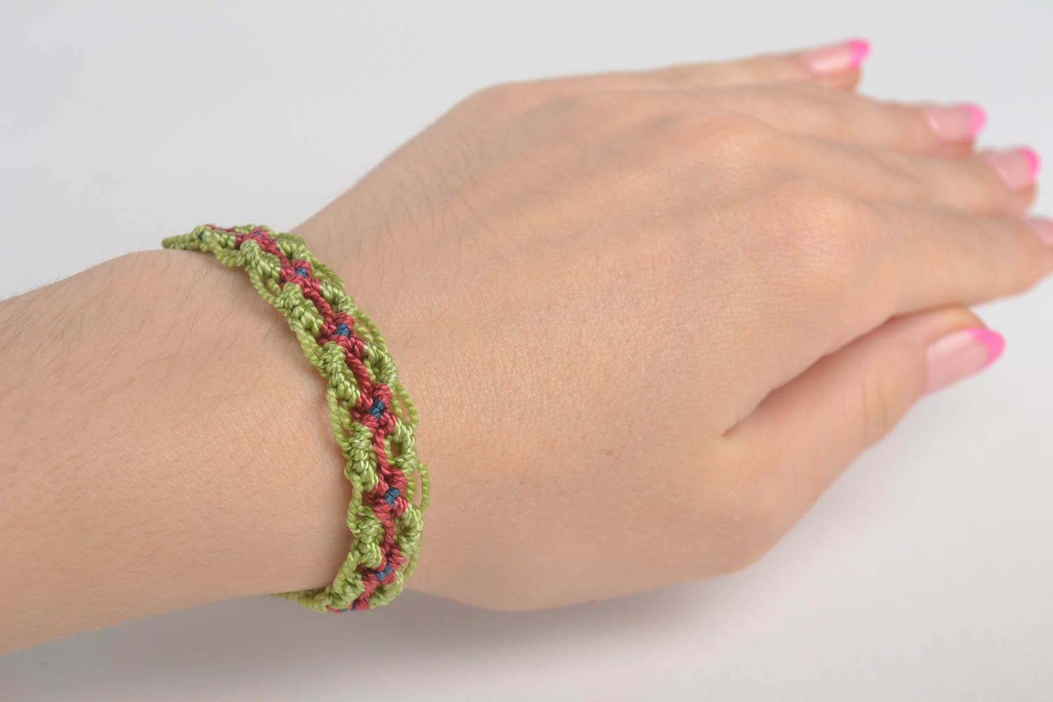 Модный браслет браслет из ниток плетеный браслет макраме зеленый тонкий фото 1