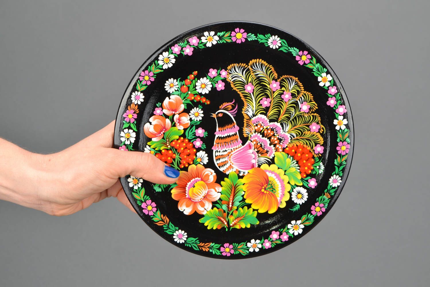Wooden plate with painting in Ukrainian style photo 2