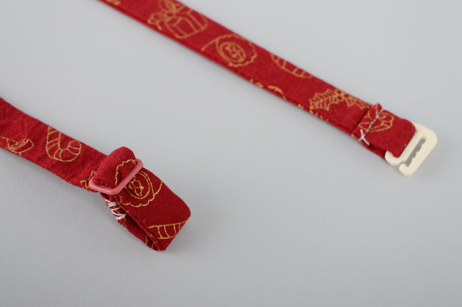 Red fabric bow tie with print photo 4