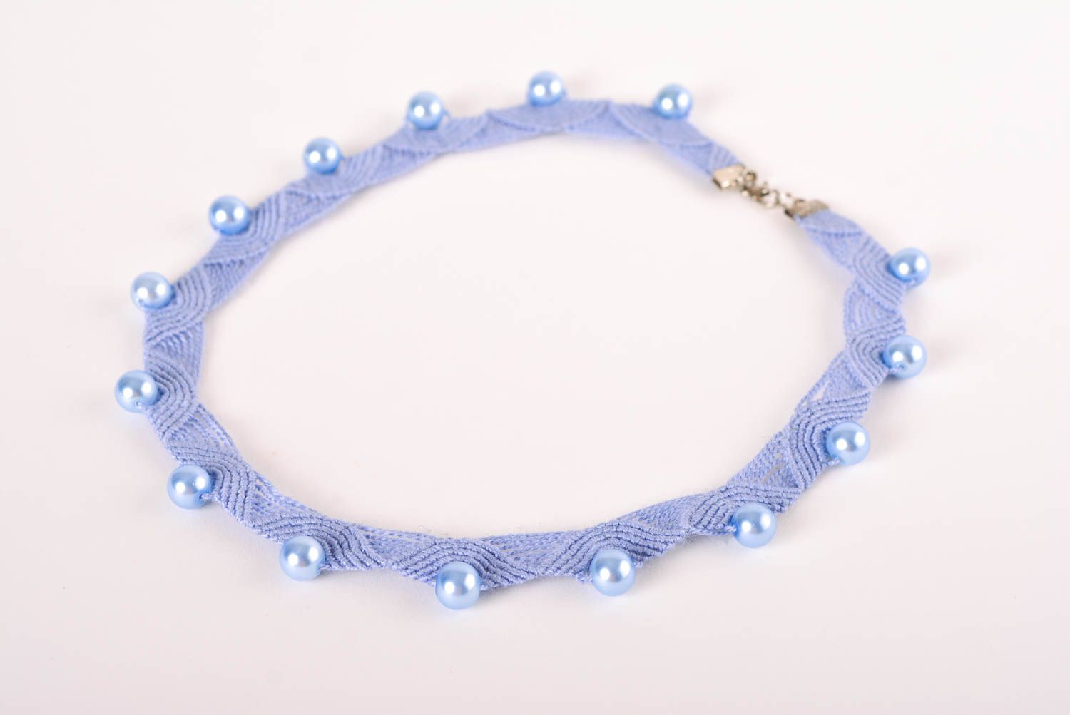 Collier macramé Bijou fait main bleu avec perles plastiques Cadeau femme photo 1