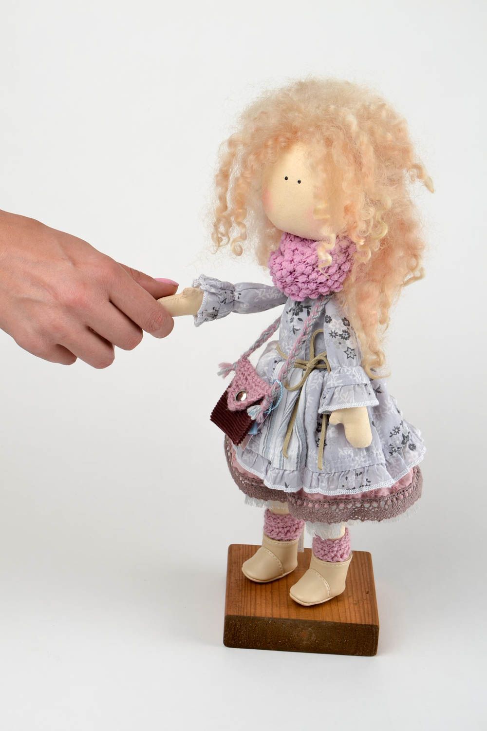 Designer Puppe handgemachtes Stoff Spielzeug originelles Geschenk für Mädchen foto 2