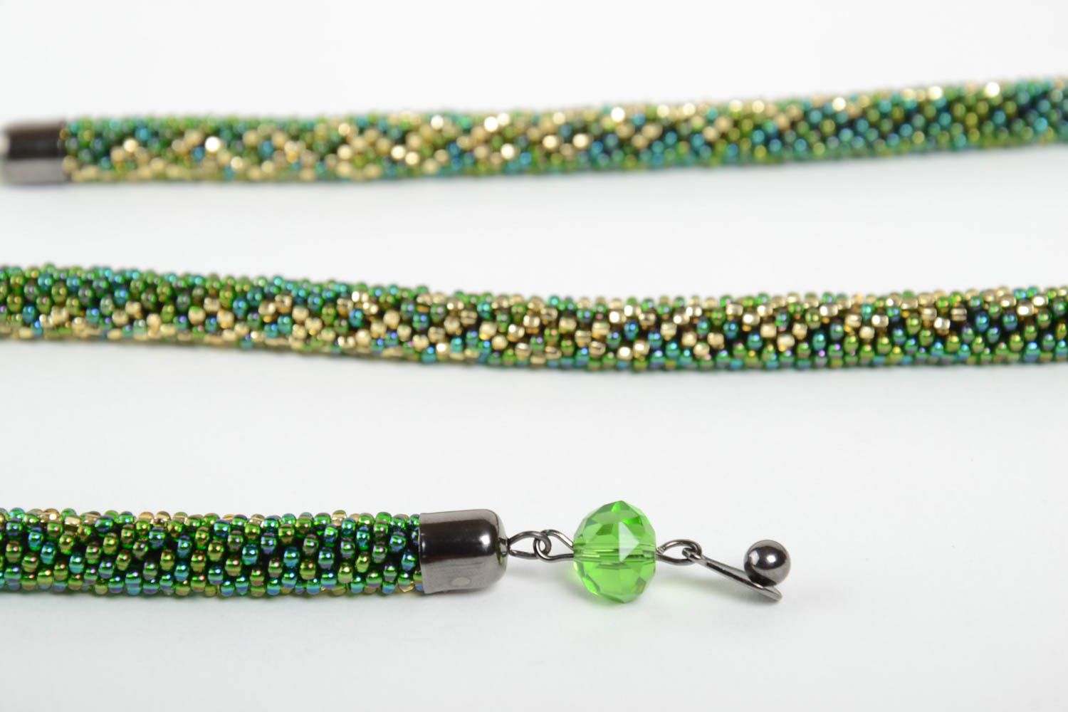 Collar de abalorios largo del color verde accesorio para mujeres regalo original foto 5