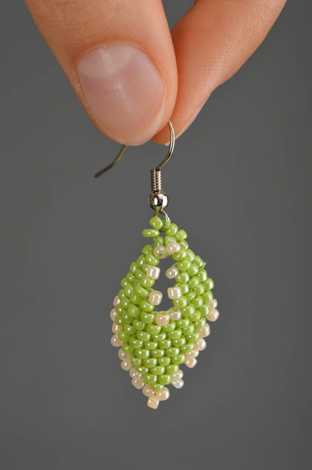 Juwelier Modeschmuck Handmade Ohrringe hellgrün Geschenk für Frauen  Glasperlen foto 5