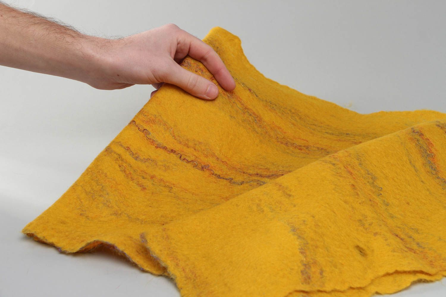 Écharpe chaude en laine jaune faite main photo 4