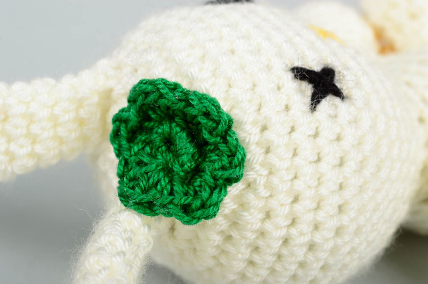 Doudou lapin blanc fait main Jouet tricot en fils acryliques Cadeau enfant photo 4