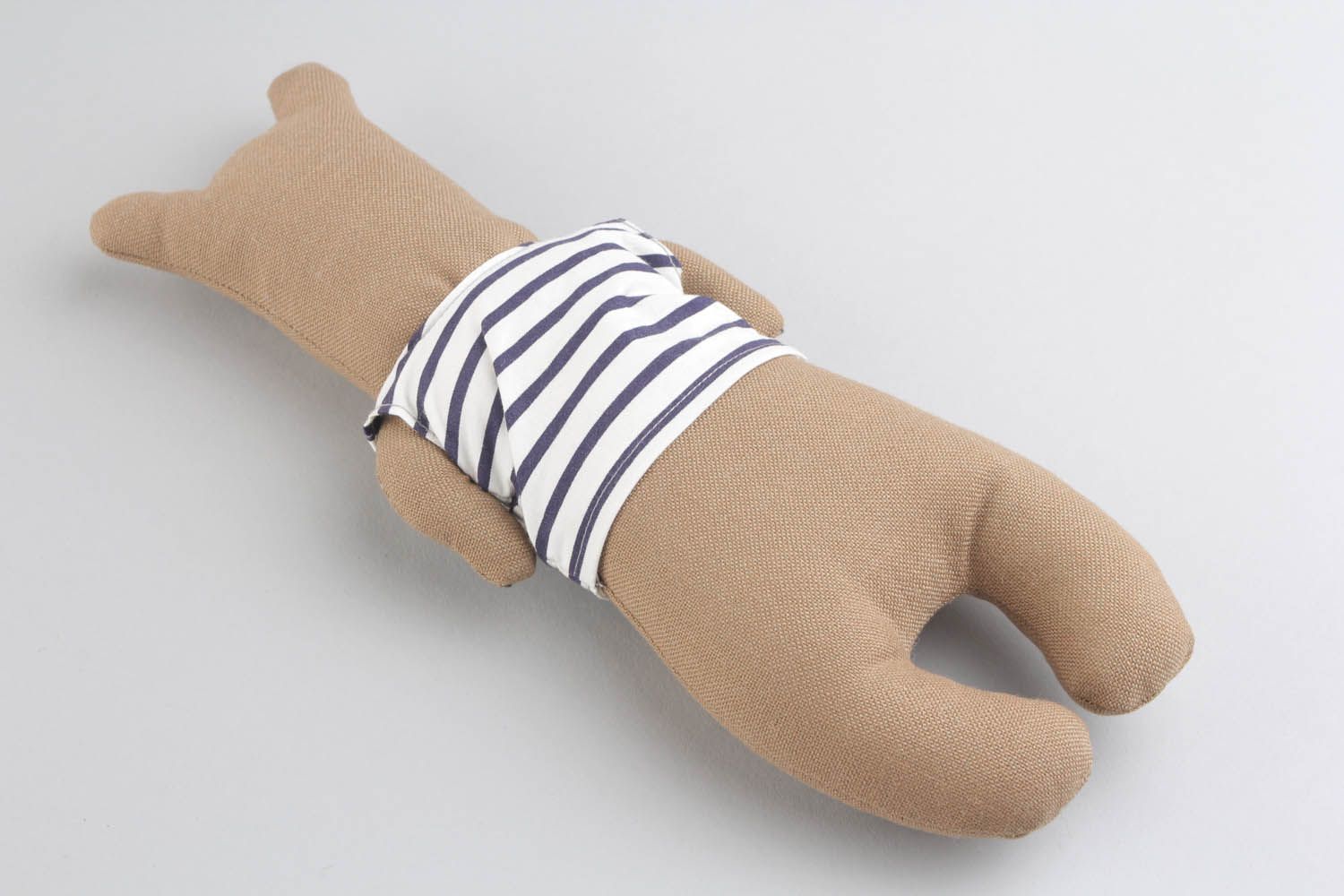 Brinquedo macio têxtil feito à mão de tecido para decoração do interior de materiais naturais Ursinho foto 4