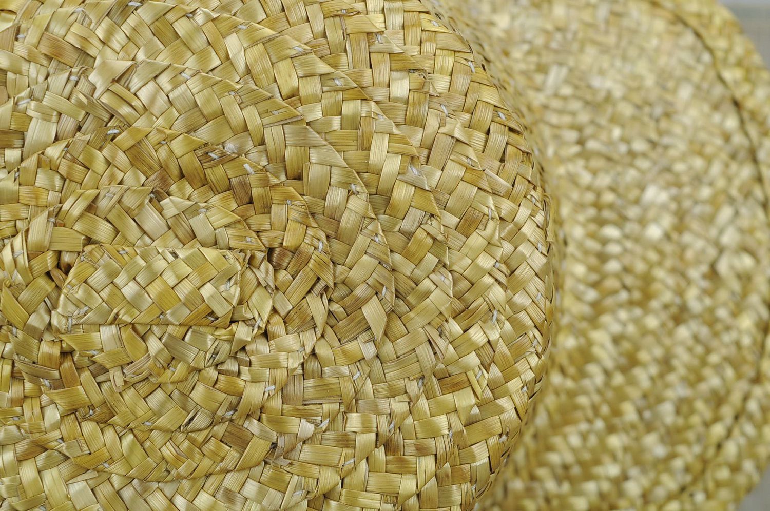 Men's peaked cap made of straw photo 3