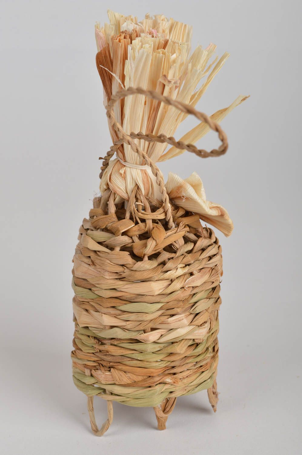 Интерьерная подвеска плетеная из соломы в виде колокольчика ручная работа фото 2