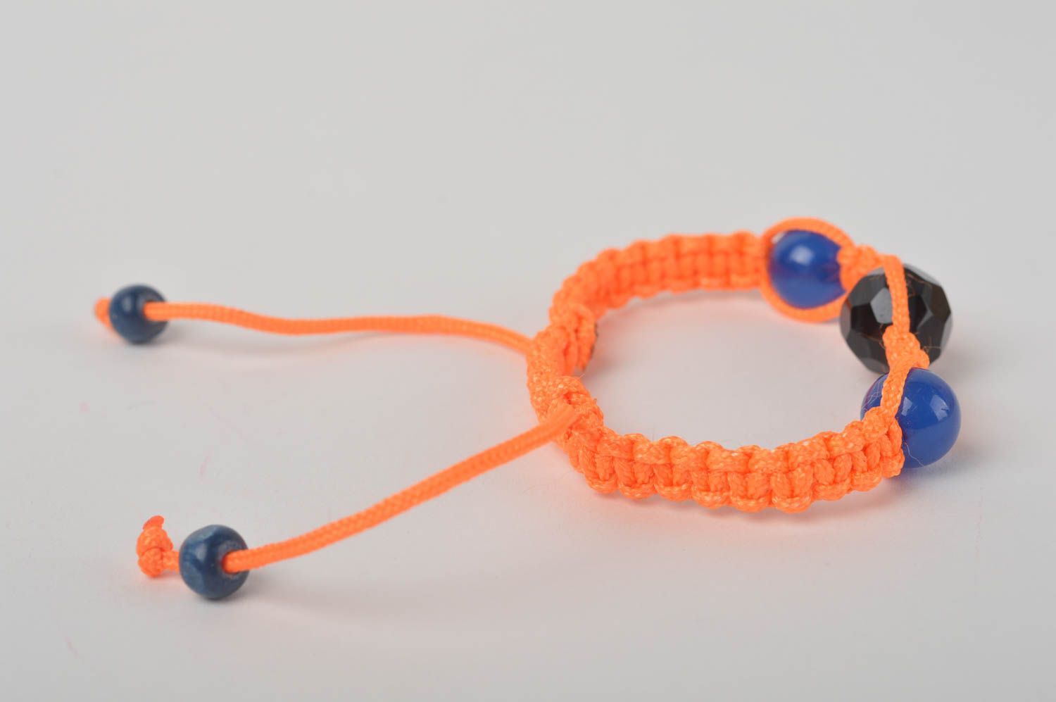 Bracelet fils Bijou fait main orange tressé perles plastiques Cadeau femme photo 3