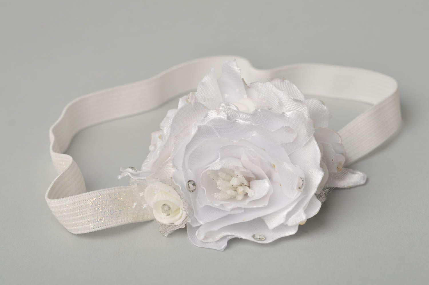 Bandeau avec fleurs fait main Accessoire cheveux blanc fin Cadeau pour fille photo 2