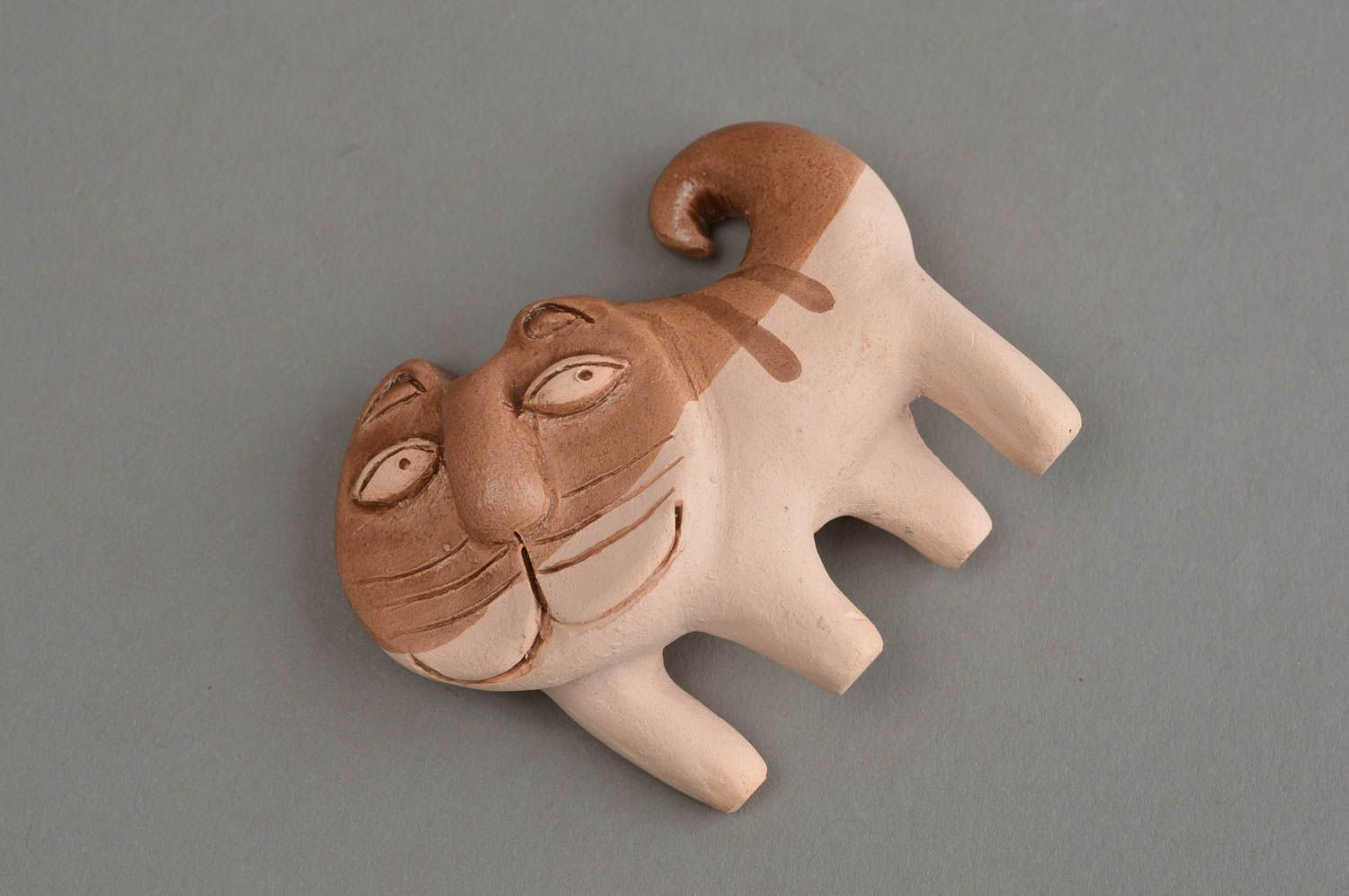 Statuetta gatto in argilla fatta a mano figurina decorativa in ceramica  foto 4
