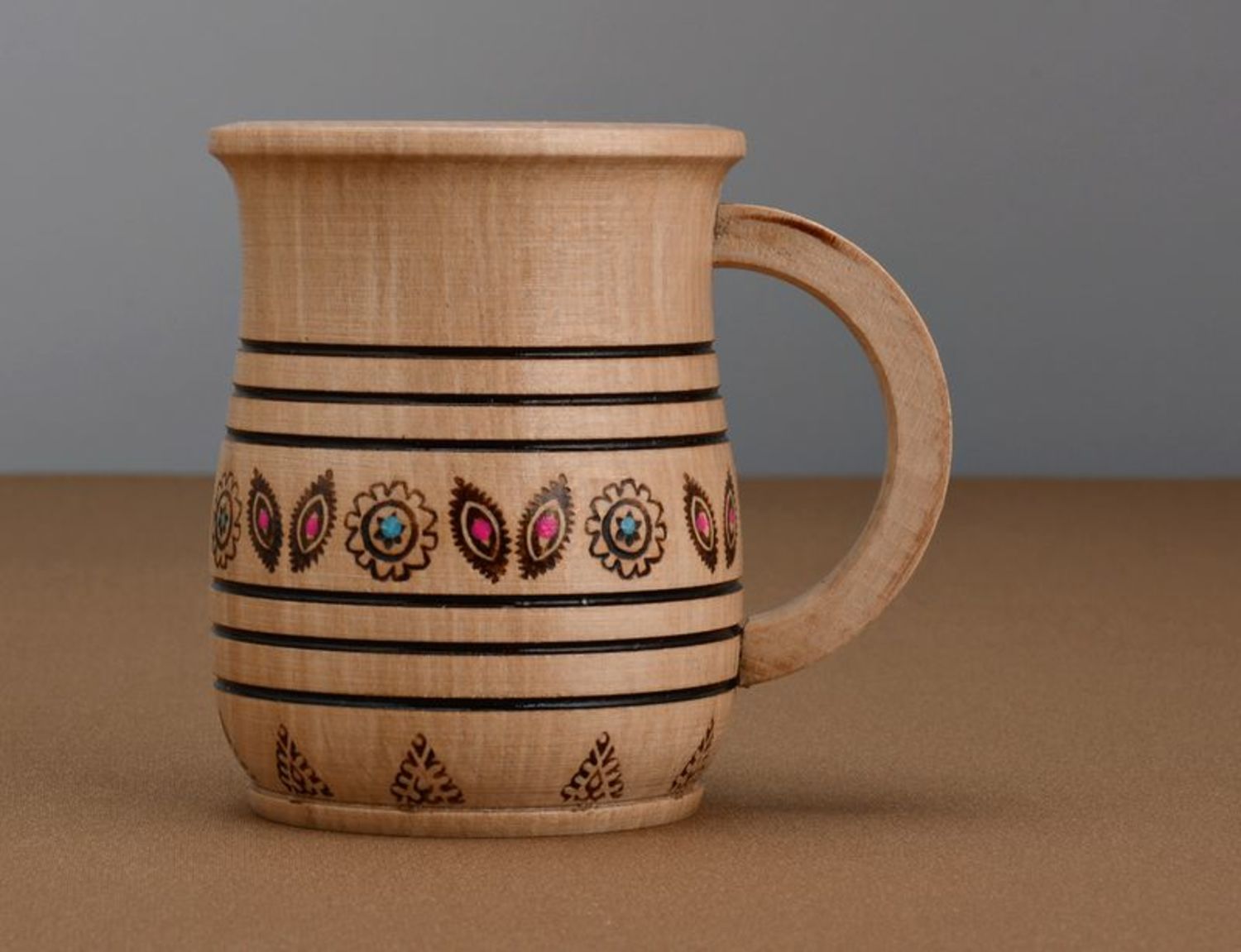 Decorative wooden mug photo 3