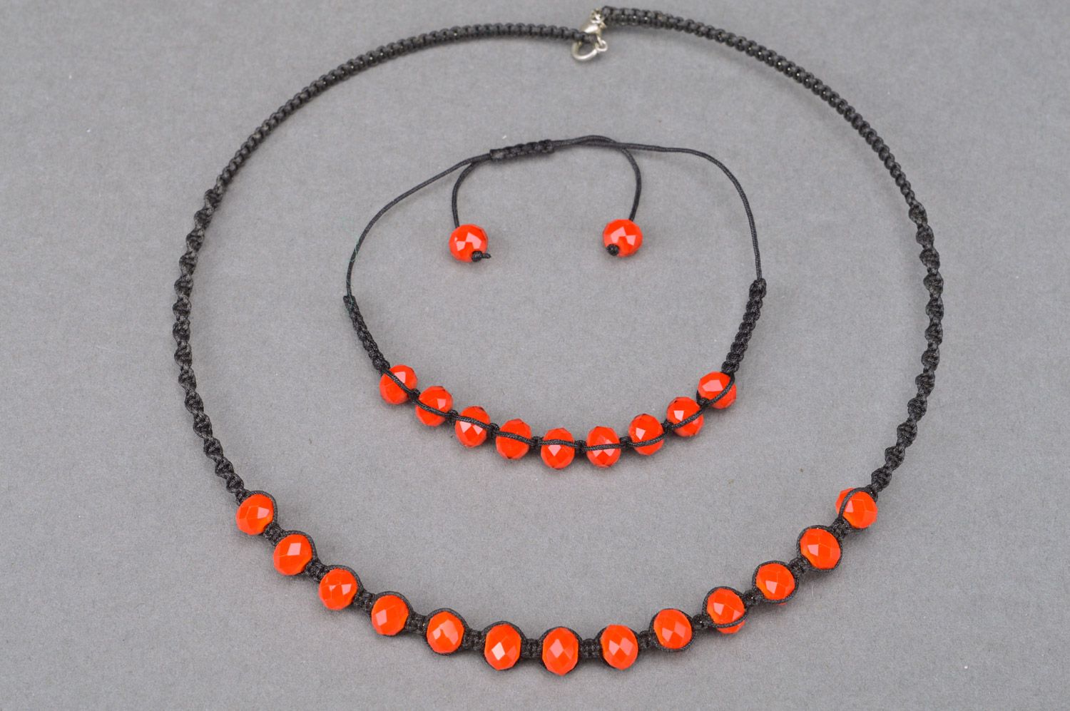 Handmade woven bead jewelry set of coral color 2 items bracelet and necklace photo 2