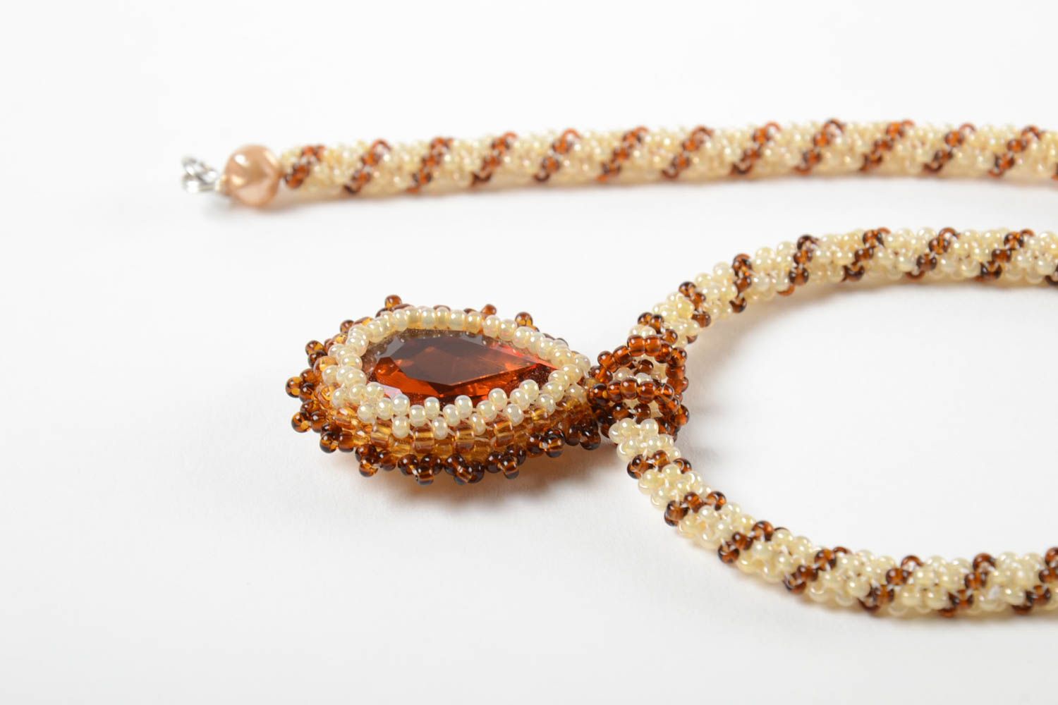 Collier fantaisie Bijoux fait main en perles de rocaille pendentif Cadeau femme photo 5