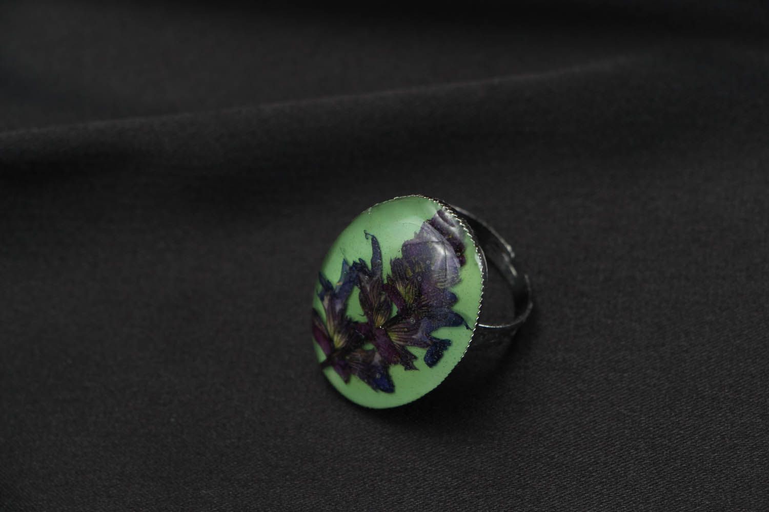Seal ring with real field flower photo 2