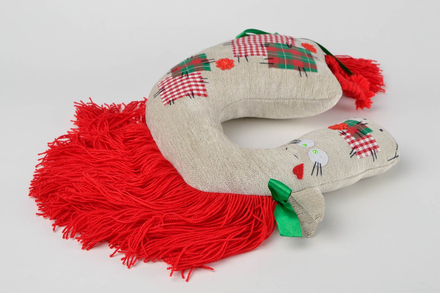 Juguete artesanal almohada de peluche regalo original con forma de caballito foto 5