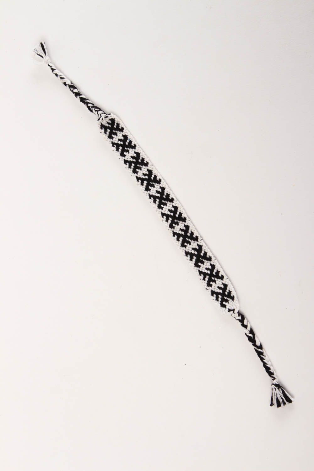 Модный браслет хэнд мейд браслет из ниток черно белый плетеный браслет фото 2
