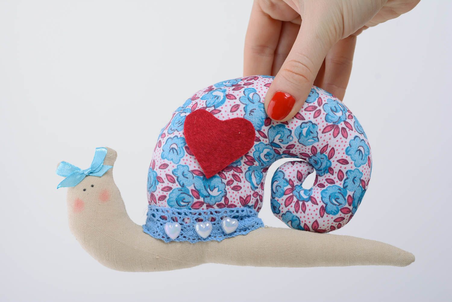 Jouet mou escargot fait main en tissu de coton décoratif original avec coeur photo 3