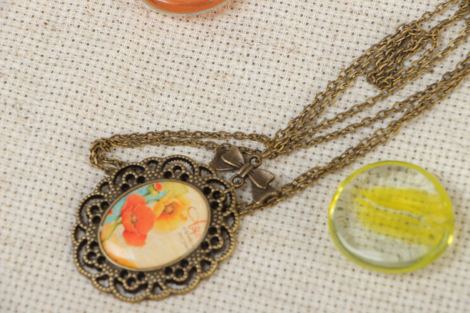 Handcrafted vintage necklace with a handmade designer flower pendant photo 1