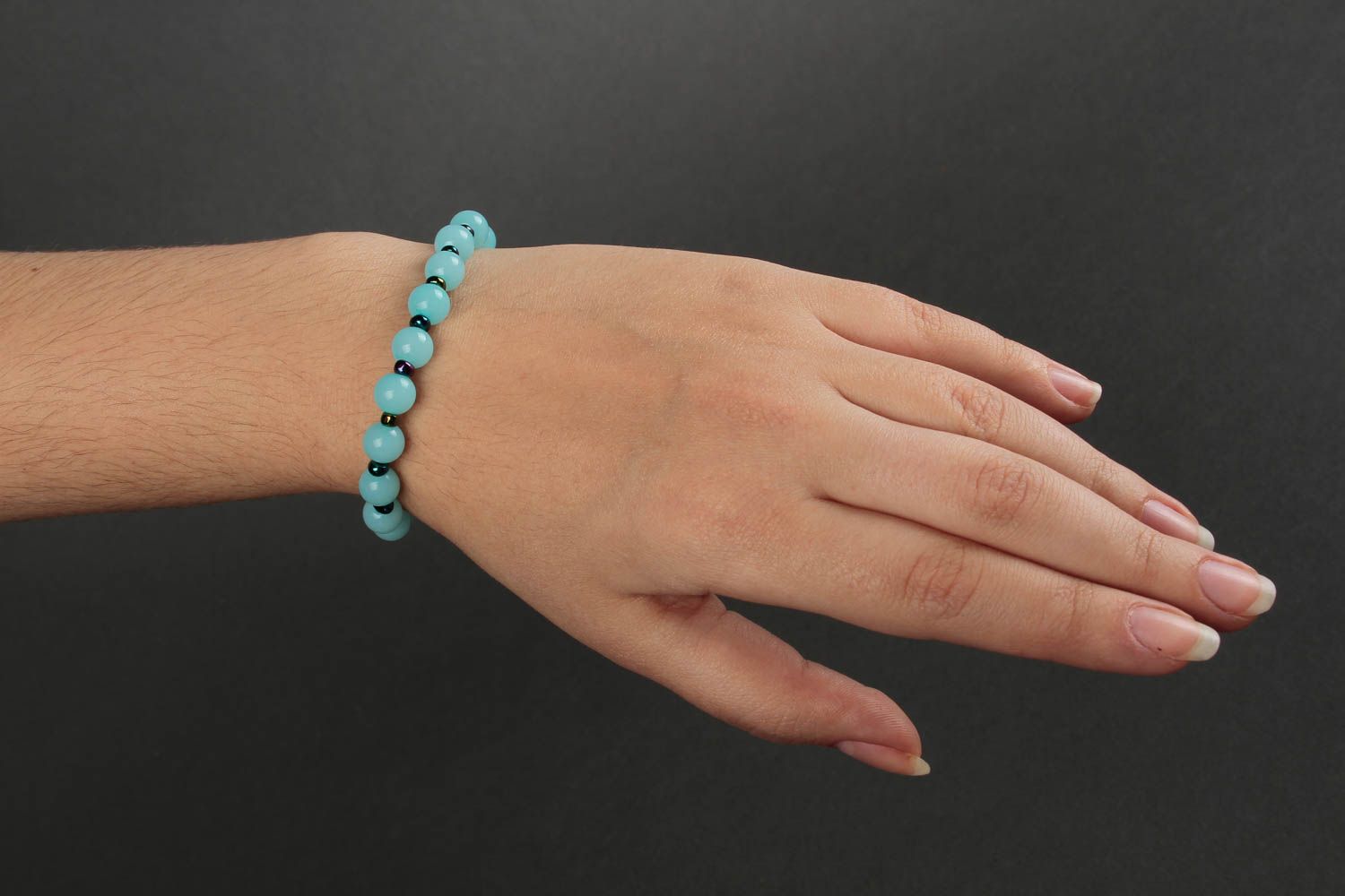 Голубой браслет из бусин ручной работы модный браслет авторский модная бижутерия фото 1